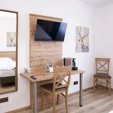 Oda ve Kahvaltı Keller Hoehe 3*